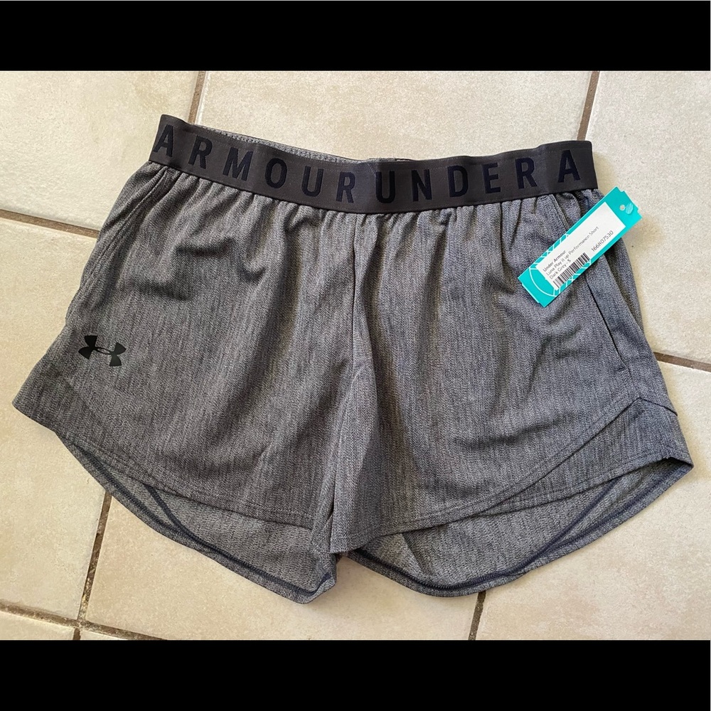 Under Amour - performance shorts